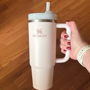 Stanley Rose Quartz 30 oz Quencher tumbler with straw